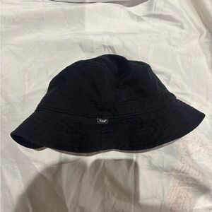 TNA Aritzia Classic Black Bucket Hat